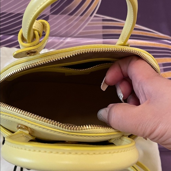 MCM Anna Mini Tote in Limelight - Picture 4 of 11